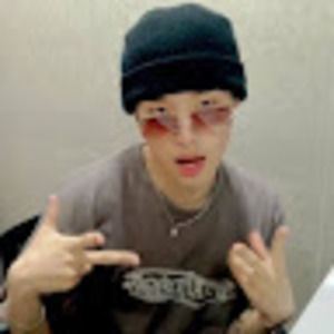 Meet your Posher, Iris